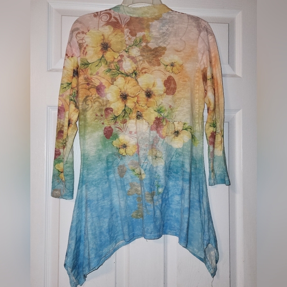 Floral Watercolor Asymmetrical Hem Burnout Shirt Women's Size Medium Pastel - Picture 2 of 7